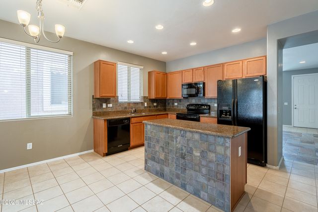 7307 E Heartwood Drive, Tucson, AZ 85756