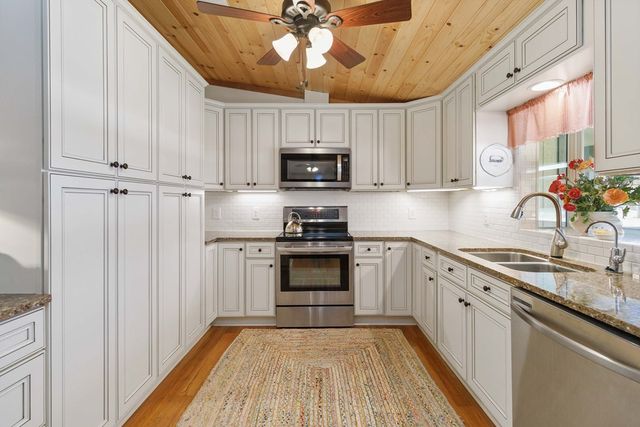 165 Mari-B, Center Point, TX 78010