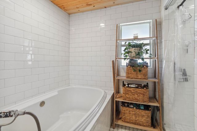 165 Mari-B, Center Point, TX 78010