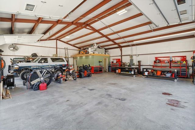 165 Mari-B, Center Point, TX 78010