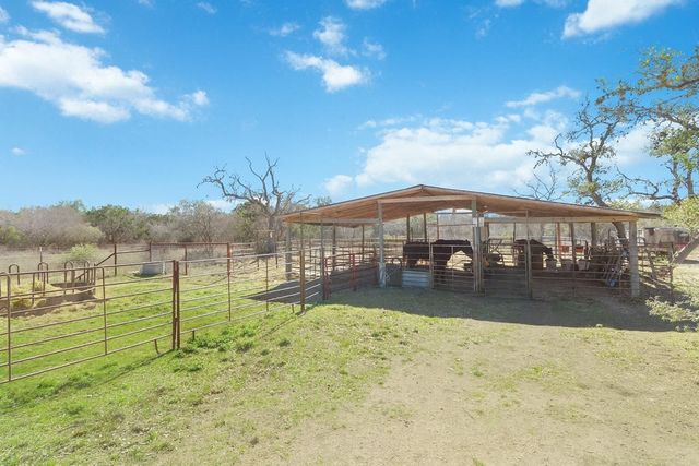 165 Mari-B, Center Point, TX 78010