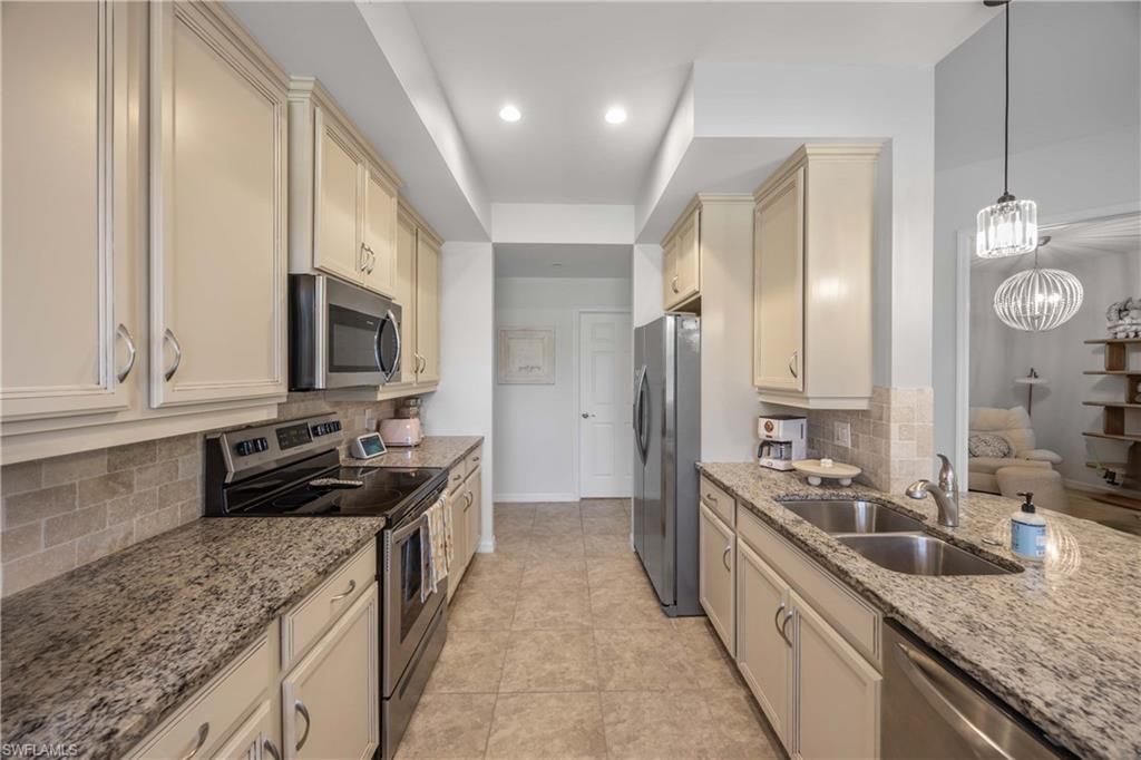 26111 Palace LN 102, BONITA SPRINGS, FL 34135 — photo 5