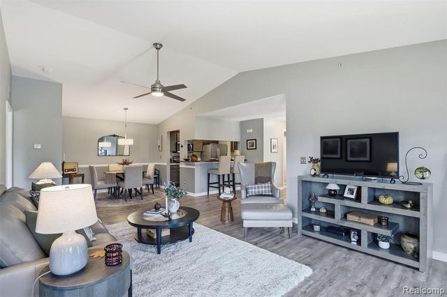 28259 Oakmonte Circle, New Hudson, MI 48165