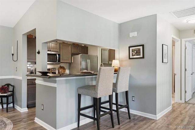 28259 Oakmonte Circle, New Hudson, MI 48165
