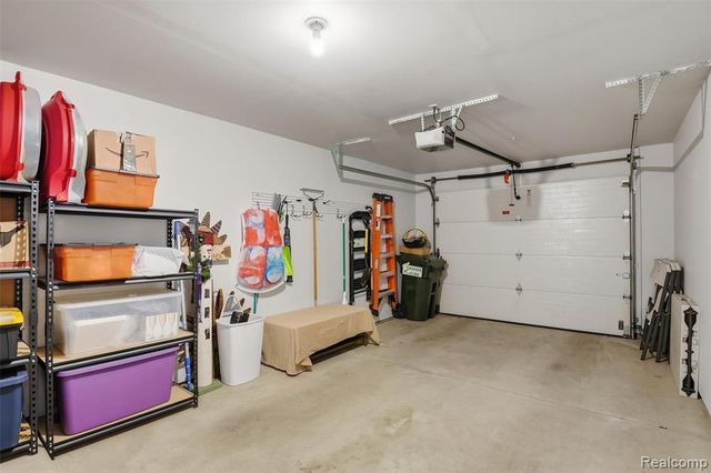 28259 Oakmonte Circle, New Hudson, MI 48165