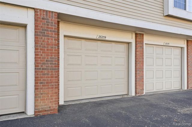 28259 Oakmonte Circle, New Hudson, MI 48165