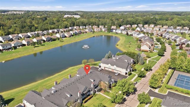 28259 Oakmonte Circle, New Hudson, MI 48165
