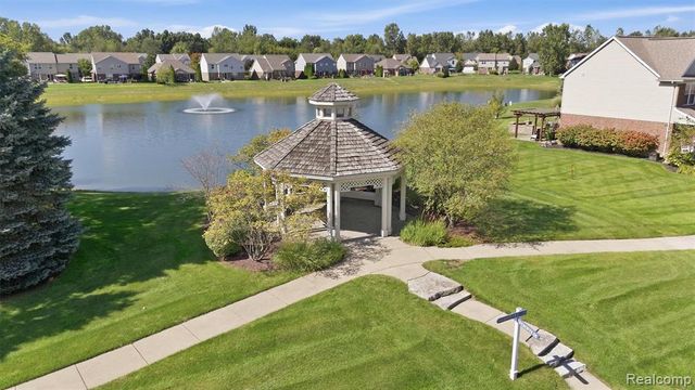 28259 Oakmonte Circle, New Hudson, MI 48165