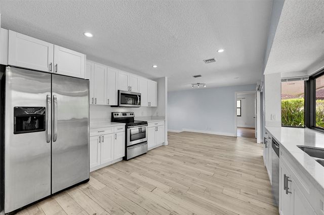 9254 NW 13th Pl, Coral Springs, FL 33071