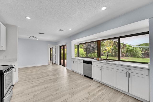 9254 NW 13th Pl, Coral Springs, FL 33071