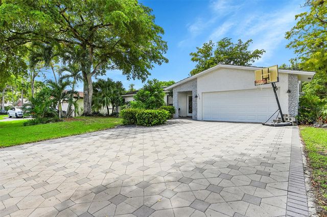 9254 NW 13th Pl, Coral Springs, FL 33071