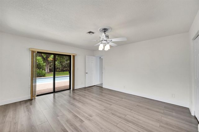 9254 NW 13th Pl, Coral Springs, FL 33071