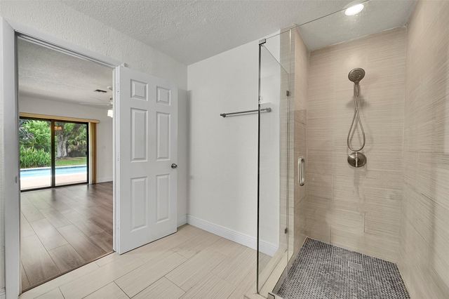 9254 NW 13th Pl, Coral Springs, FL 33071