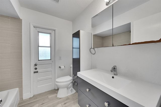 9254 NW 13th Pl, Coral Springs, FL 33071