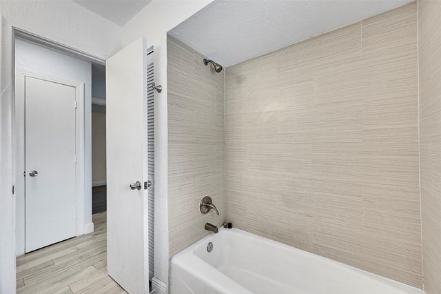 9254 NW 13th Pl, Coral Springs, FL 33071