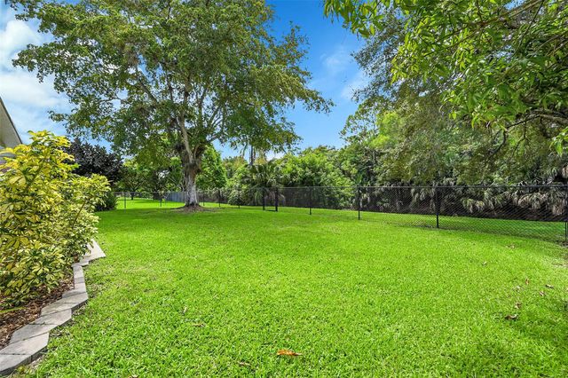9254 NW 13th Pl, Coral Springs, FL 33071
