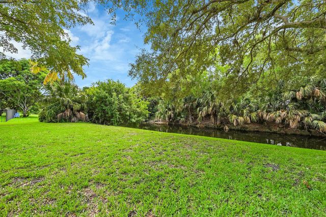 9254 NW 13th Pl, Coral Springs, FL 33071
