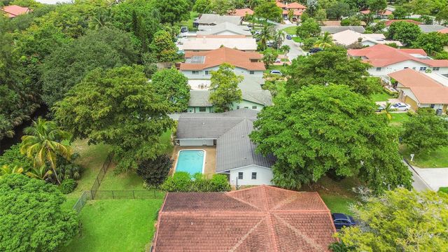 9254 NW 13th Pl, Coral Springs, FL 33071