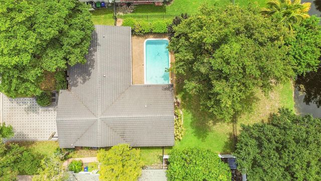 9254 NW 13th Pl, Coral Springs, FL 33071