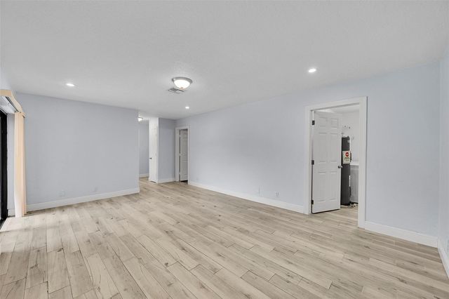 9254 NW 13th Pl, Coral Springs, FL 33071