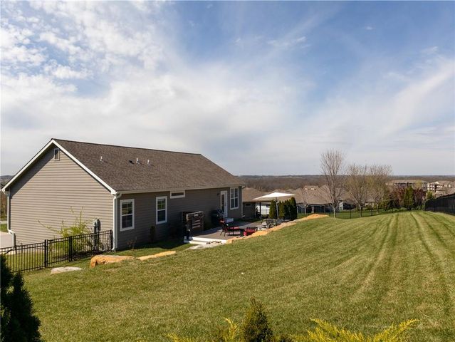 5602 Fort Laramie Court, Lawrence, KS 66049