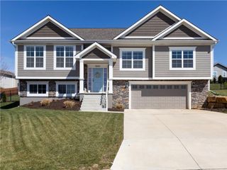 5602 Fort Laramie Court, Lawrence, KS 66049