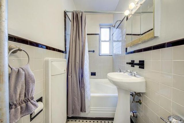 63-61 99th Street A4, Rego Park, NY 11374