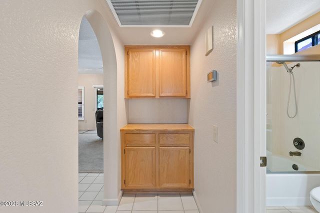 14410 N Spanish Garden Lane, Oro Valley, AZ 85755