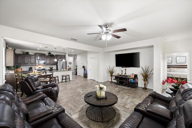 15860 Farringdon Street, Fort Worth, TX 76247