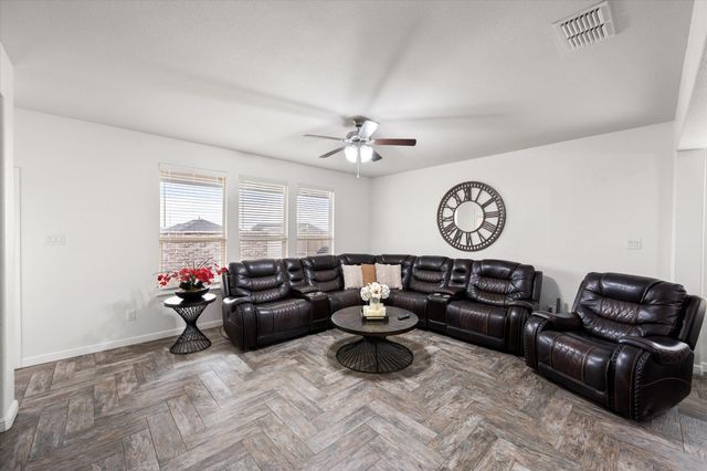 15860 Farringdon Street, Fort Worth, TX 76247