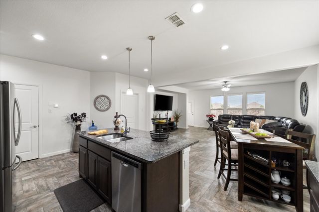 15860 Farringdon Street, Fort Worth, TX 76247