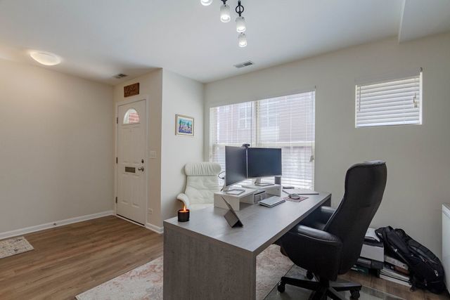 6957 N Western Avenue F, Chicago, IL 60645