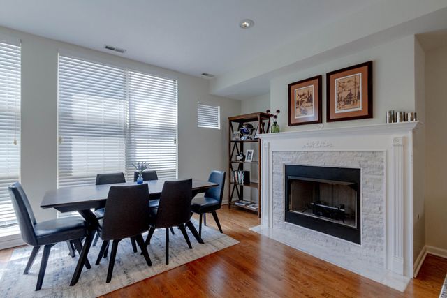 6957 N Western Avenue F, Chicago, IL 60645
