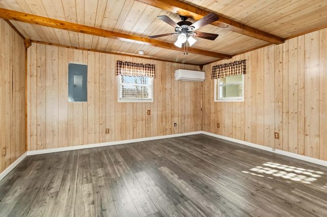 1954 Jasper Bend Road, Burnside, KY 42519