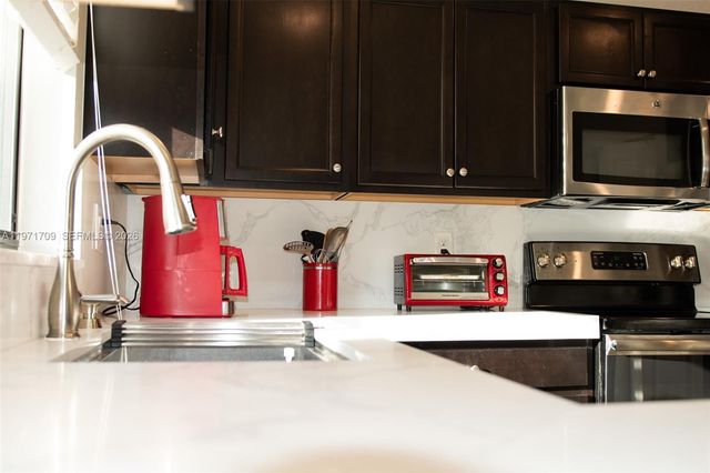 25216 SW 118th Ave, Homestead, FL 33032