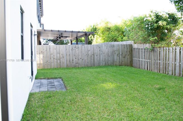 25216 SW 118th Ave, Homestead, FL 33032