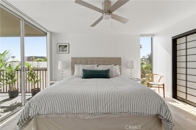 1550 N Laurel Avenue 201, Los Angeles, CA 90046