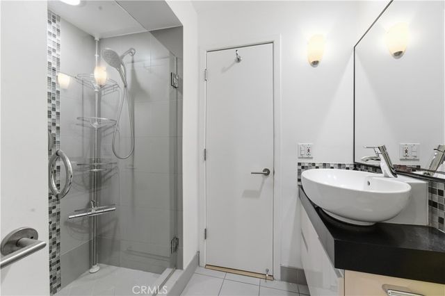 1550 N Laurel Avenue 201, Los Angeles, CA 90046