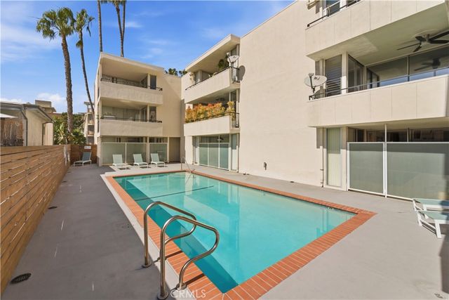 1550 N Laurel Avenue 201, Los Angeles, CA 90046