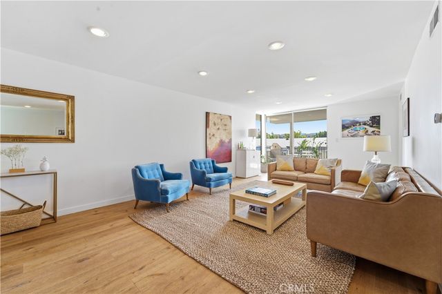 1550 N Laurel Avenue 201, Los Angeles, CA 90046