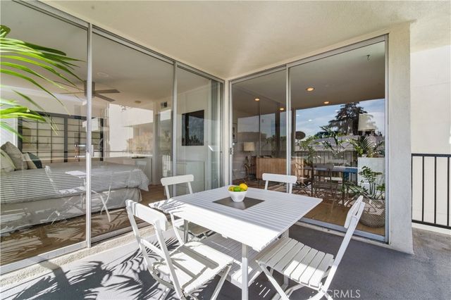 1550 N Laurel Avenue 201, Los Angeles, CA 90046