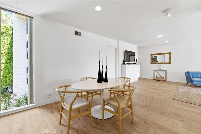 1550 N Laurel Avenue 201, Los Angeles, CA 90046