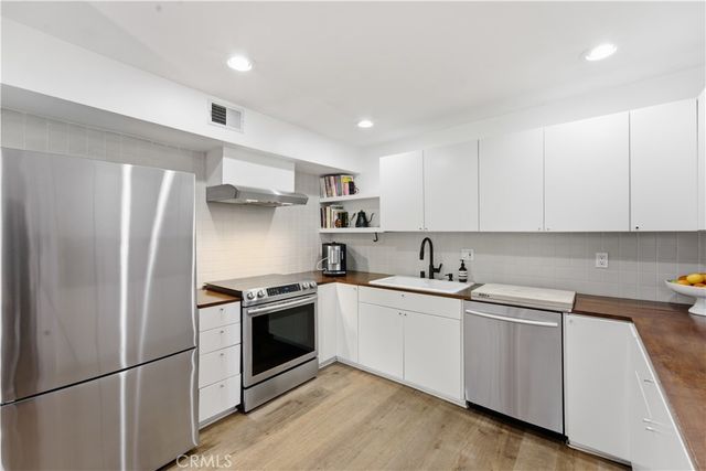 1550 N Laurel Avenue 201, Los Angeles, CA 90046