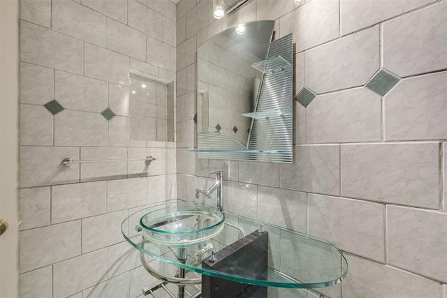 2527 NW 62nd Street 214, Oklahoma City, OK 73112