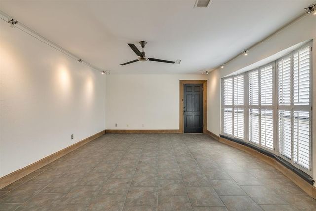 2527 NW 62nd Street 214, Oklahoma City, OK 73112