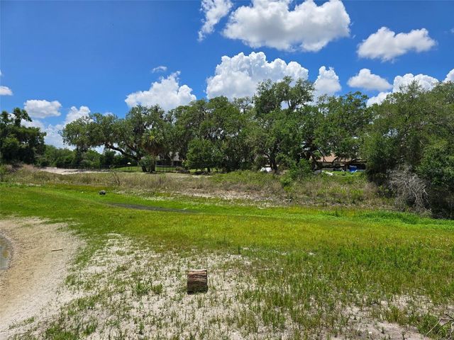 5066 WESTLAKE BOULEVARD, Dade City, FL 33523