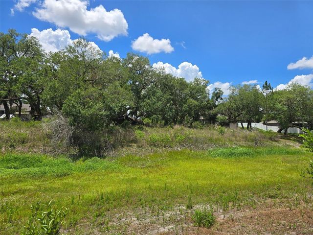 5066 WESTLAKE BOULEVARD, Dade City, FL 33523