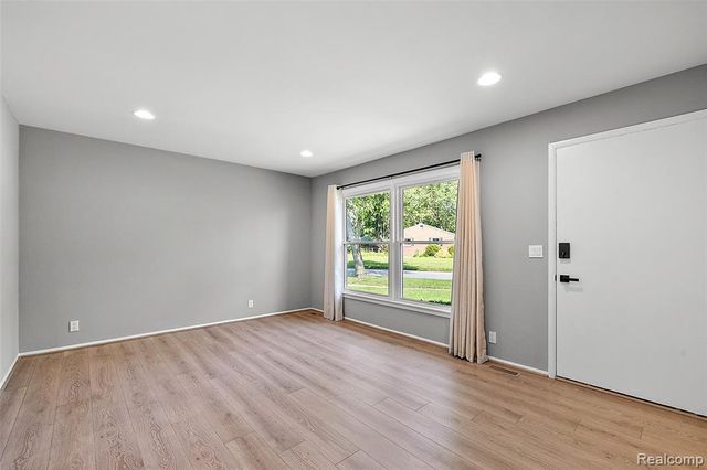 4550 Justine Street, Shelby Twp, MI 48317