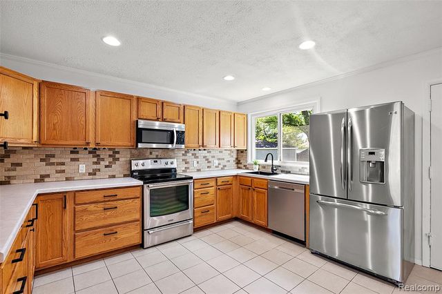 4550 Justine Street, Shelby Twp, MI 48317