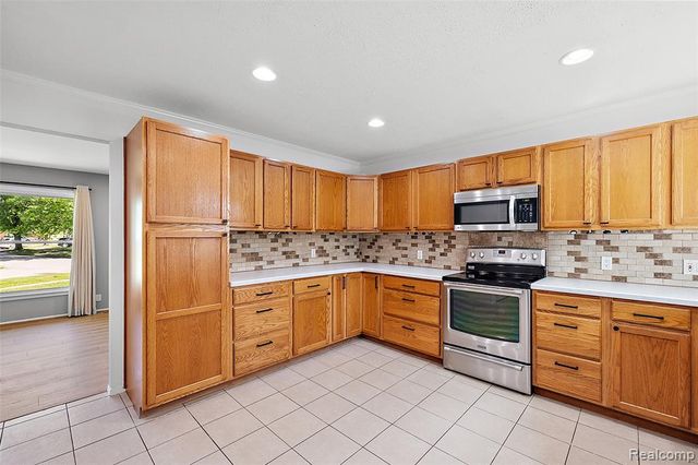 4550 Justine Street, Shelby Twp, MI 48317